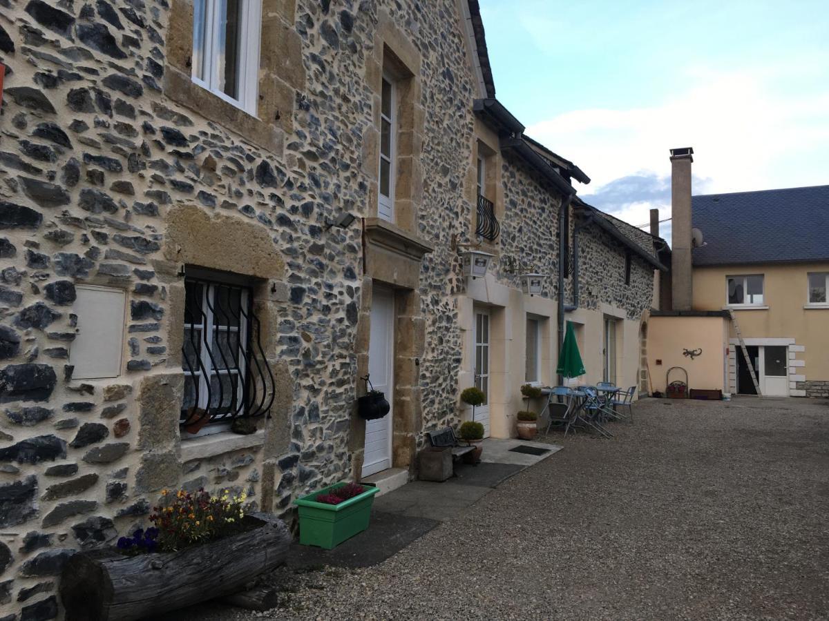 Bed and Breakfast Aux Portes D'Aubrac Studio 2 Personnes Condom-d'Aubrac Exteriér fotografie